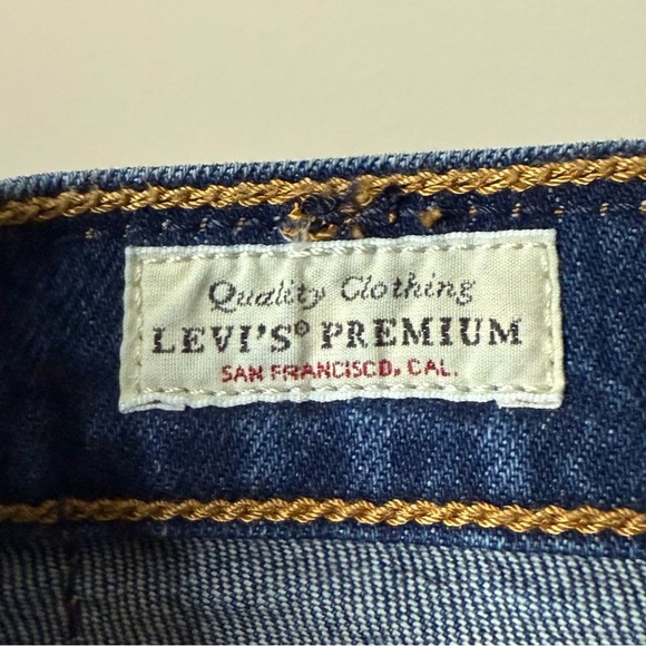 LEVI’S Premium Wedgie Straight Leg Minimalist Casual Button Fly Rigid Denim Jean - Picture 9 of 11